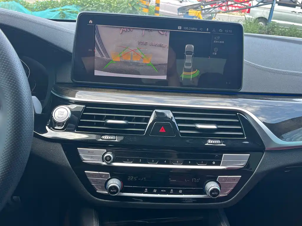 BMW 5 Series — миниатюра 17