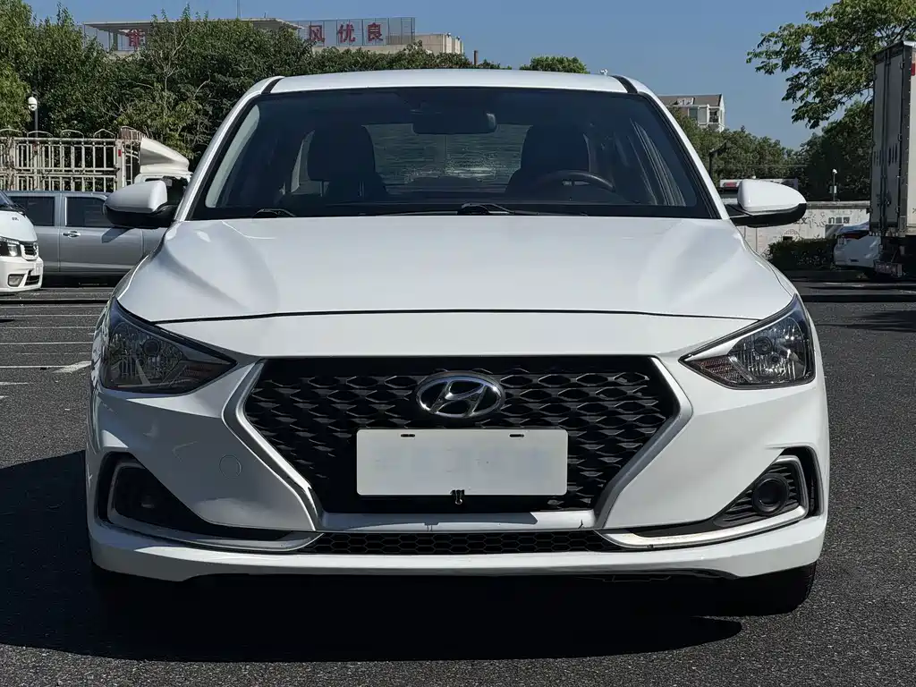 Hyundai Elantra — миниатюра 4