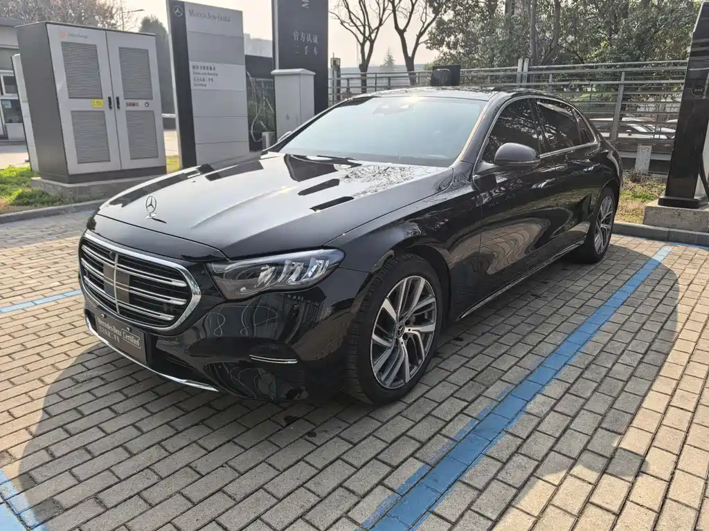 Mercedes-Benz E-Class 2024