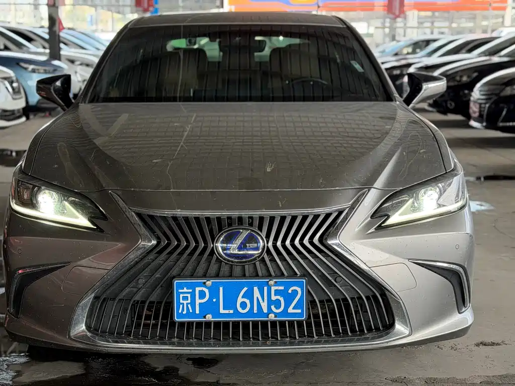Lexus ES 2020 300h