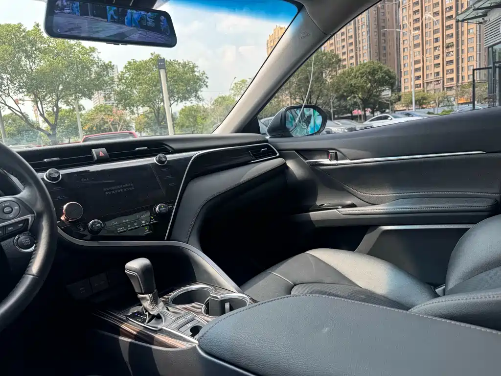 Toyota Camry — миниатюра 24