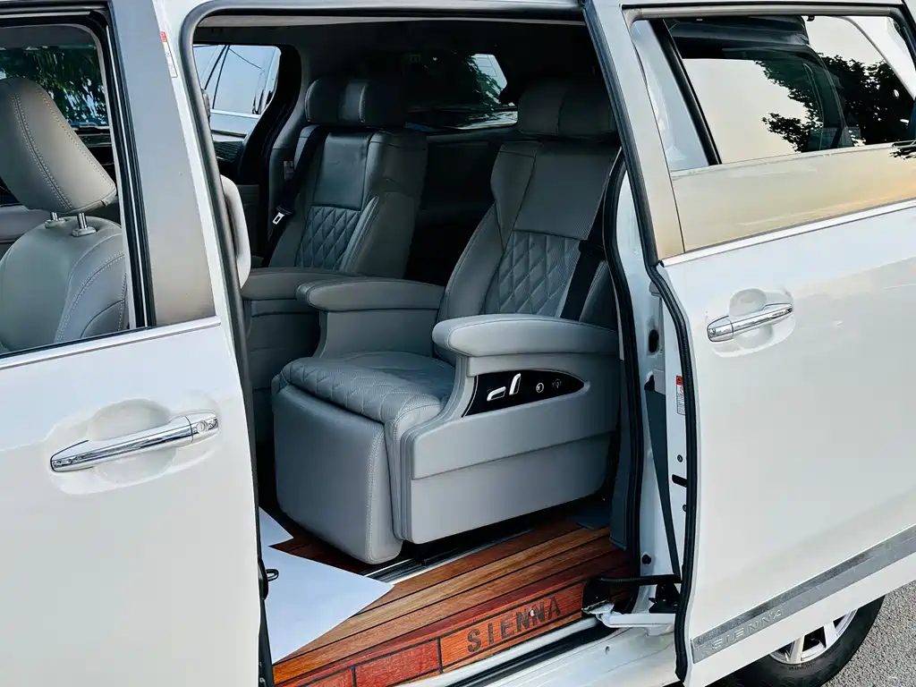 Toyota Sienna 2019 3.5L AT