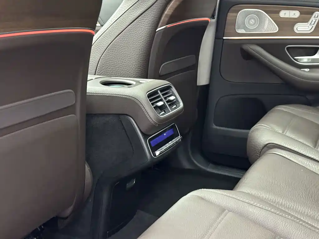 Mercedes-Benz GLS — миниатюра 21