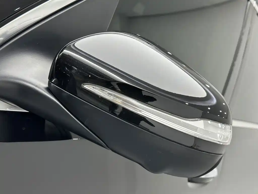 Mercedes-Benz GLS — миниатюра 24