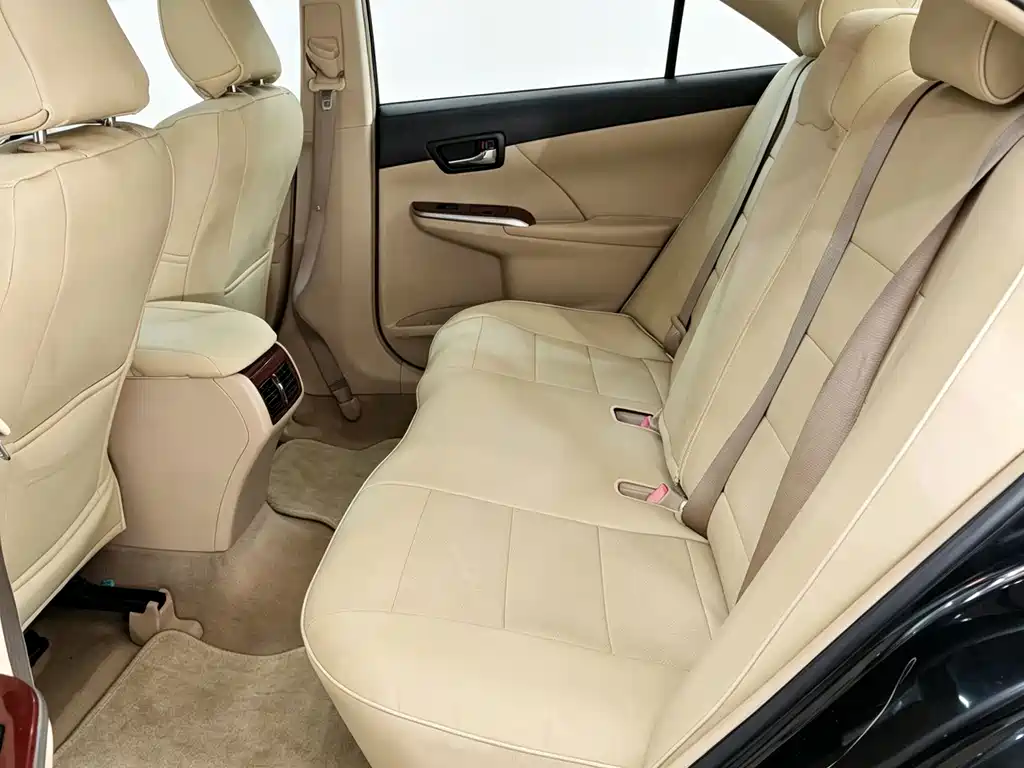 Toyota Camry — миниатюра 4