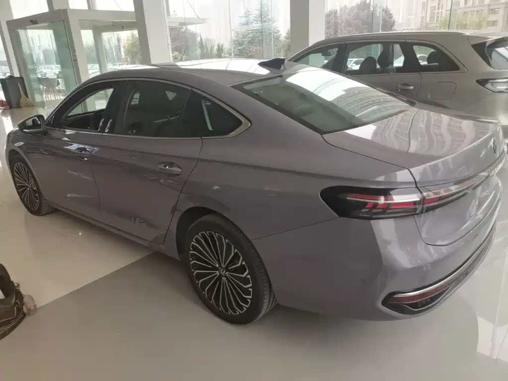 Volkswagen Passat — миниатюра 5