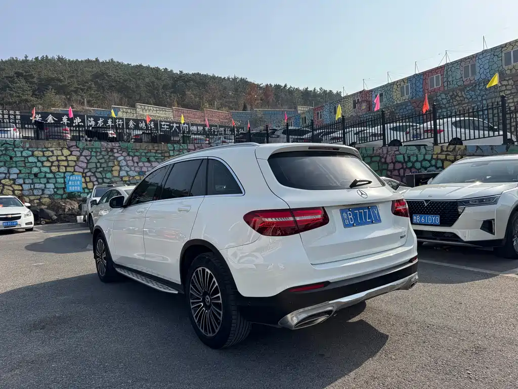 MERCEDES-BENZ GLC