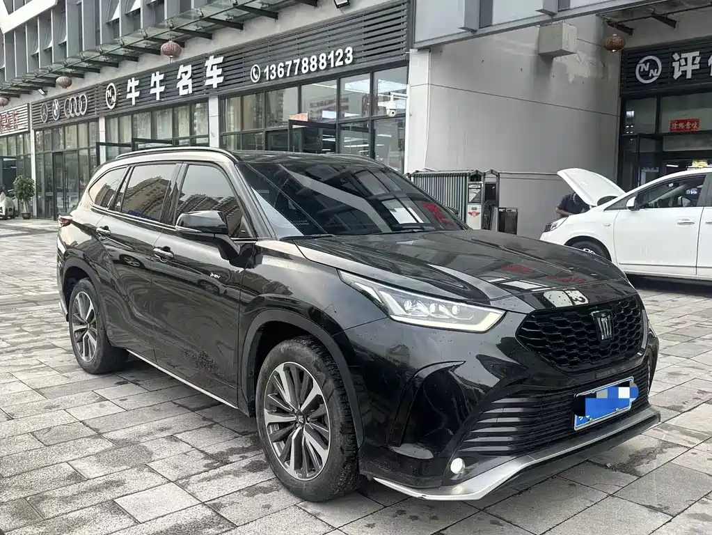 Toyota Crown Kluger — миниатюра 3