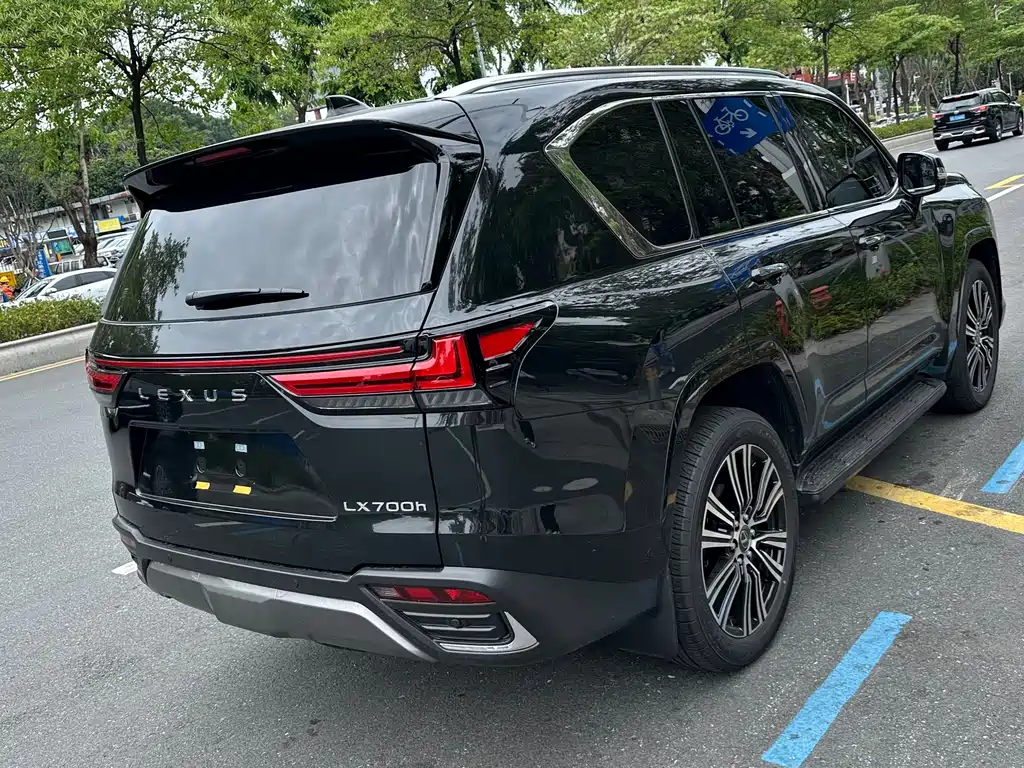 Lexus LX 2025 700h