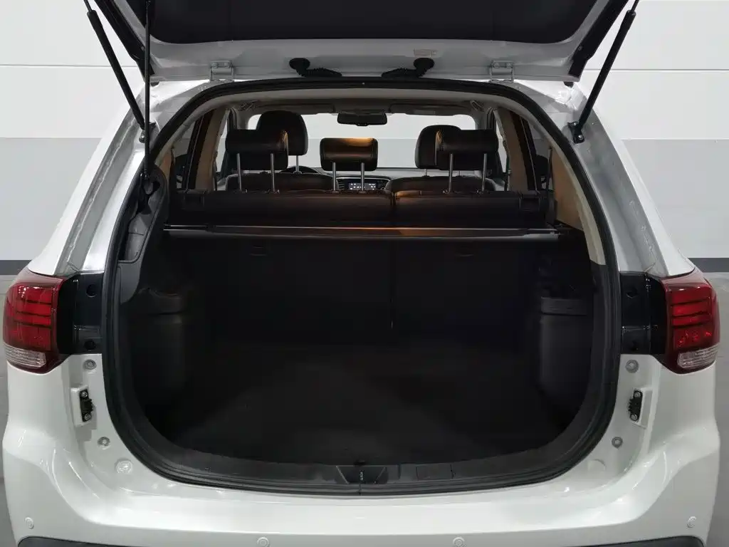 Mitsubishi Outlander (Import) — миниатюра 16