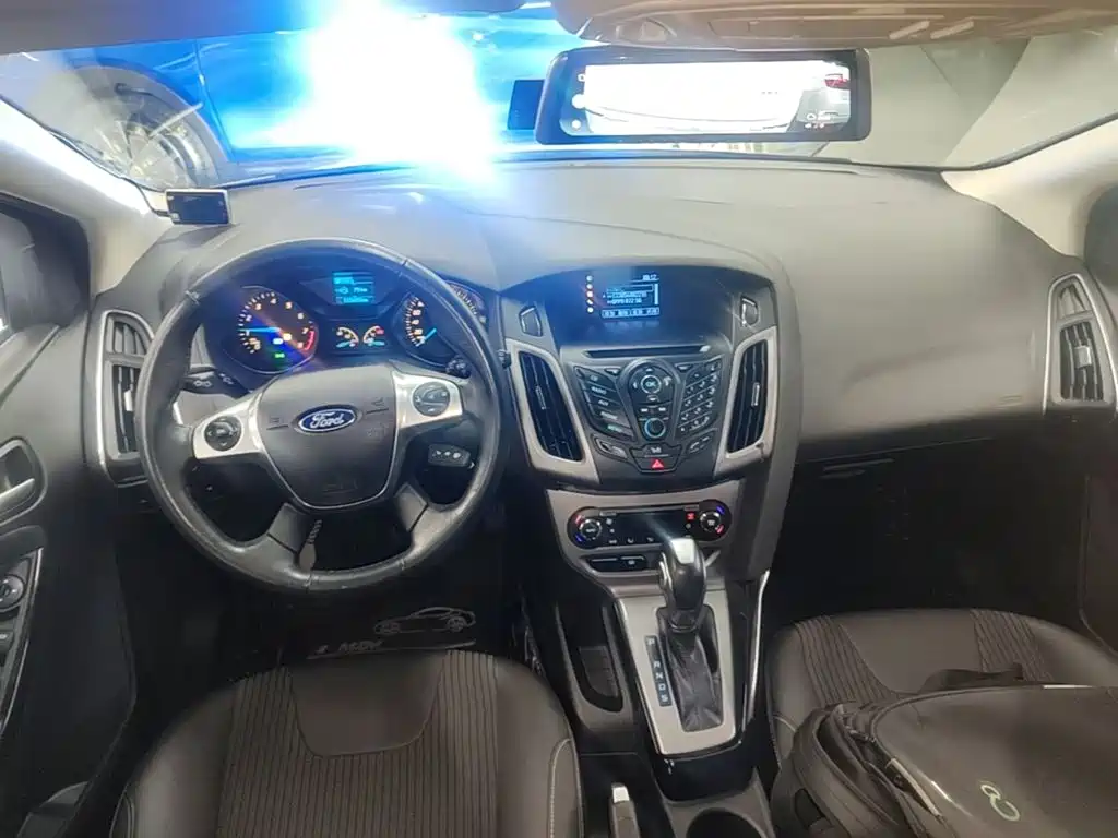 Ford Focus — миниатюра 10