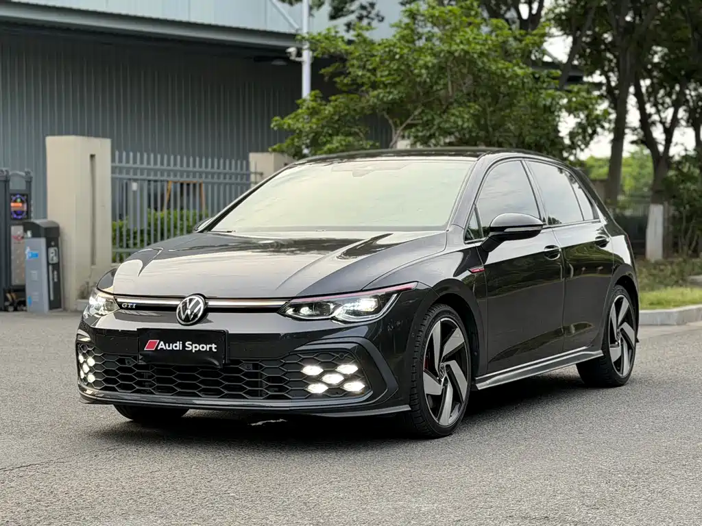 Volkswagen Golf GTI 2021