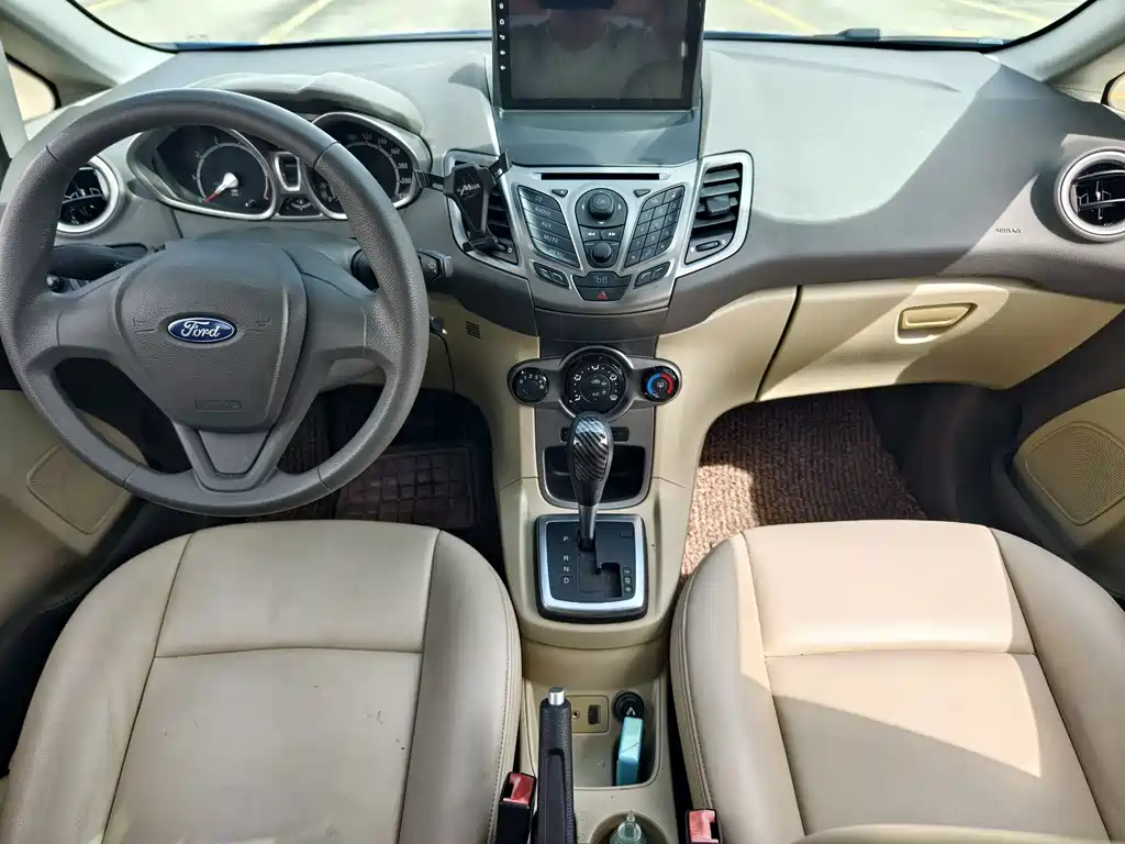 Ford Fiesta — миниатюра 10