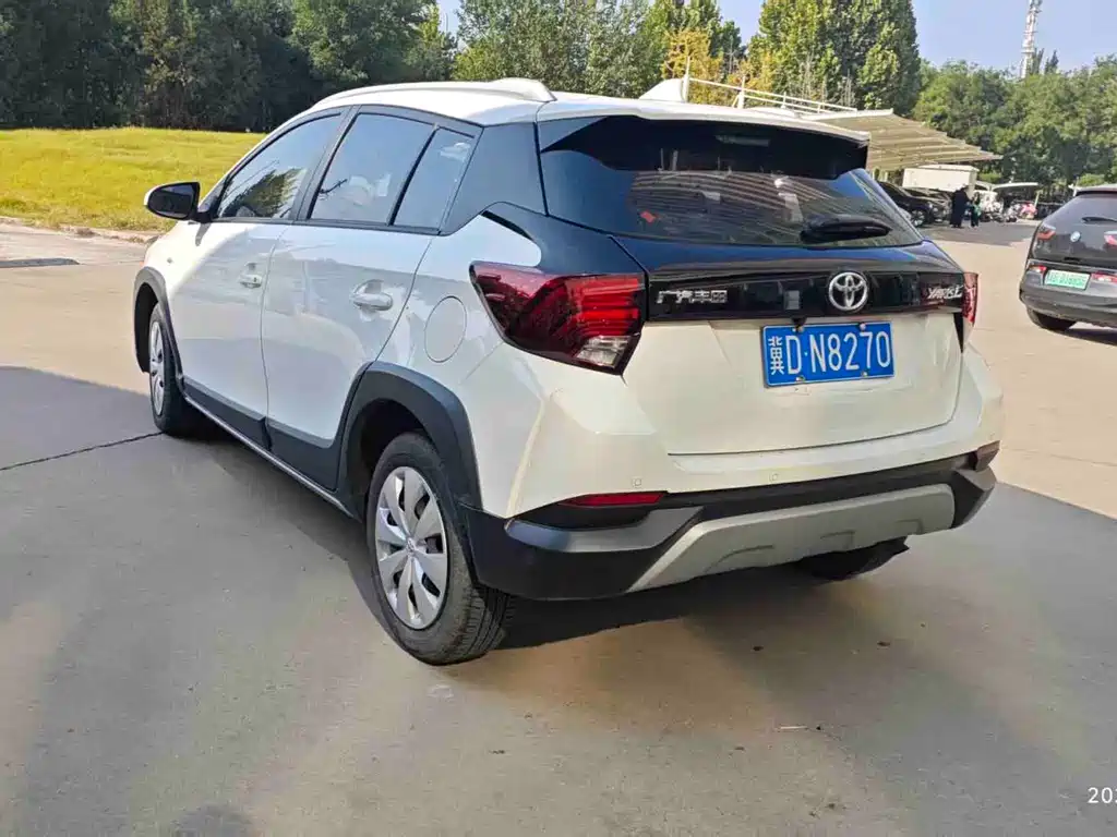 Toyota Yaris L — миниатюра 5