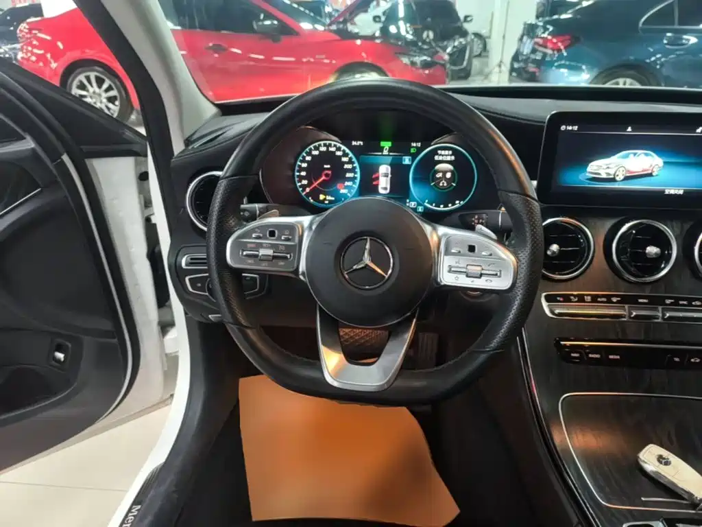 Mercedes-Benz C-Class — миниатюра 11