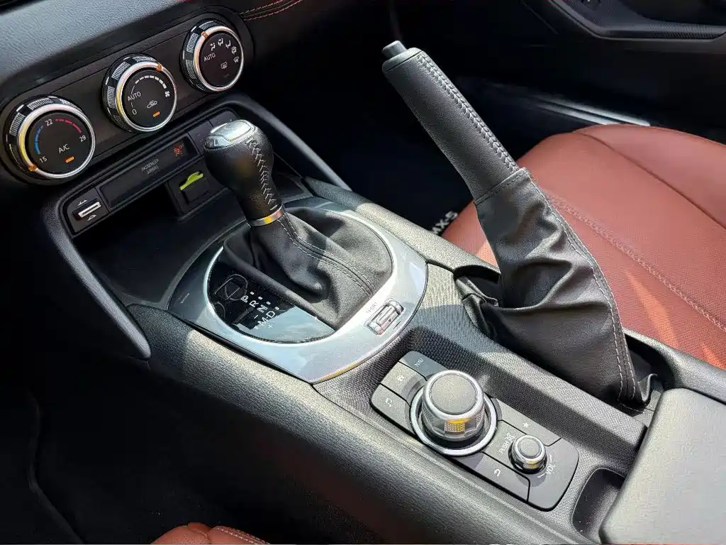 Mazda MX-5 — миниатюра 9