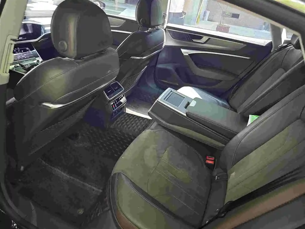 Audi A7L — миниатюра 3