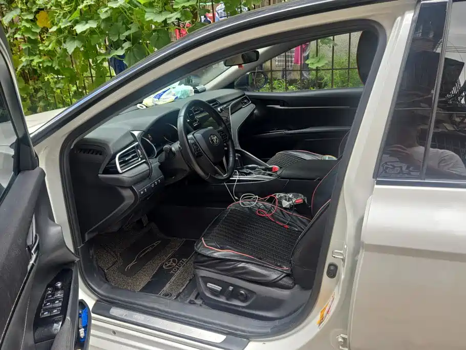 Toyota Camry — миниатюра 9
