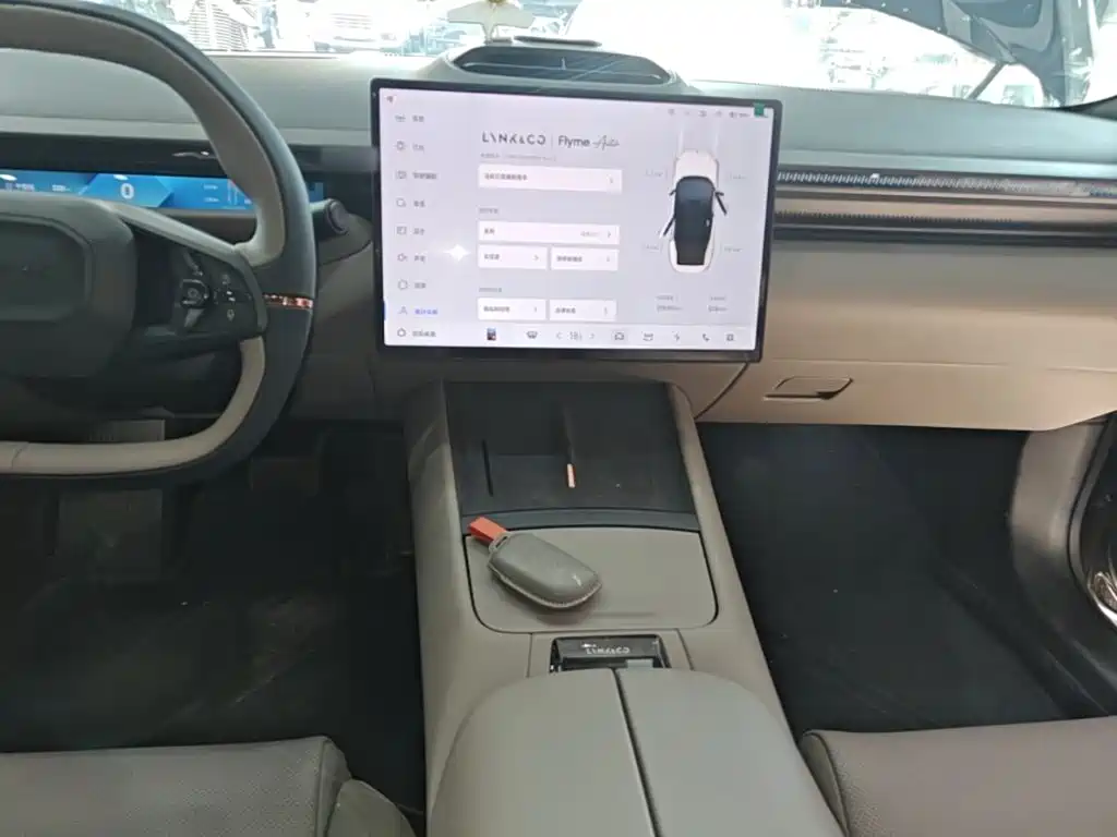 Lynk & Co Z10 — миниатюра 10