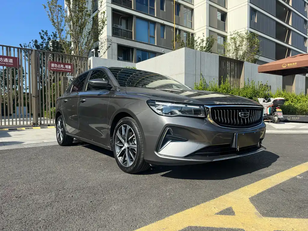 Geely Emgrand - фото 3