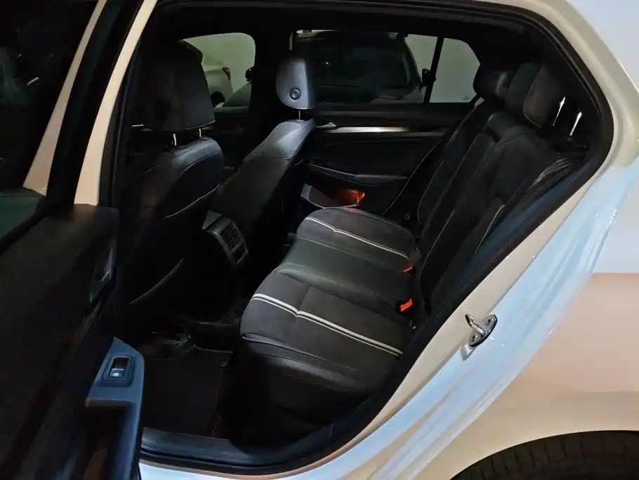 Volkswagen Golf — миниатюра 11