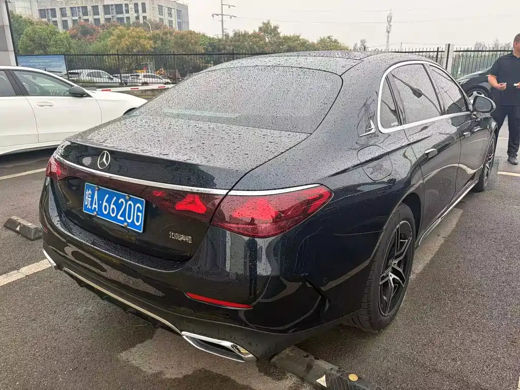 Mercedes-Benz E-Class — миниатюра 4