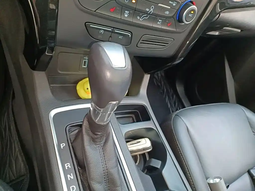 Ford Kuga — миниатюра 14