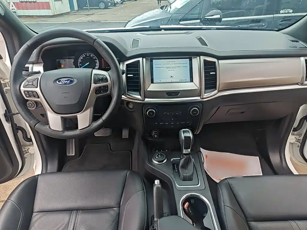 Ford Everest — миниатюра 10