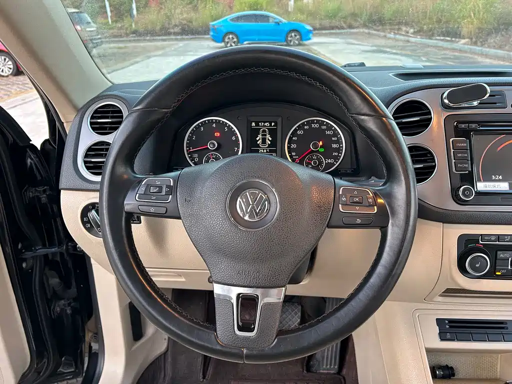 Volkswagen Tiguan — миниатюра 12