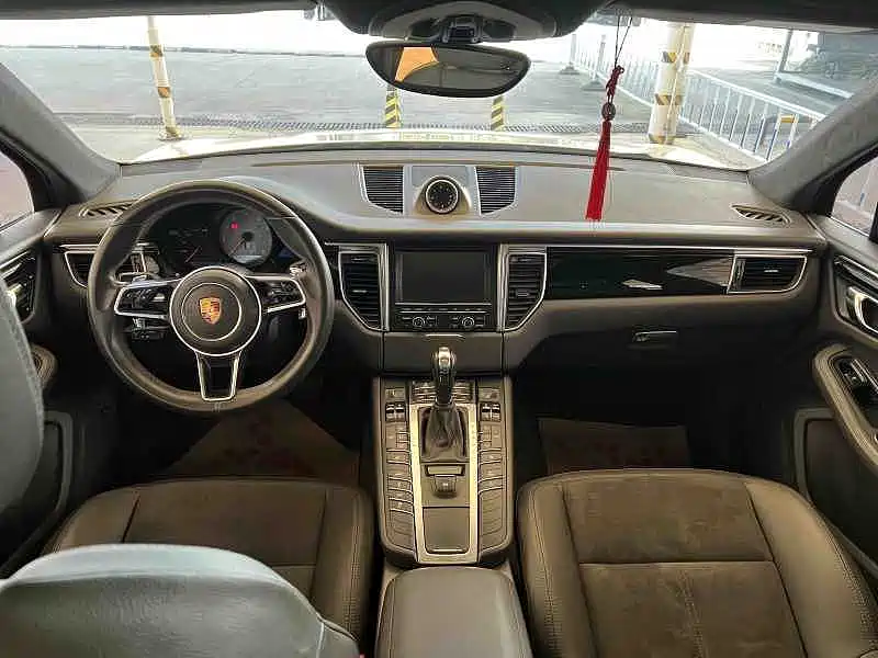 Porsche Macan — миниатюра 4