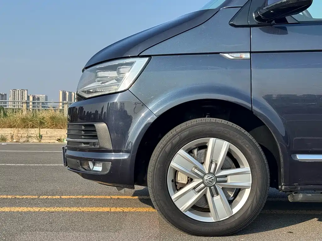 Volkswagen Multivan — миниатюра 5