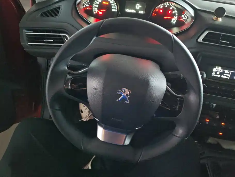 Peugeot 308 — миниатюра 15