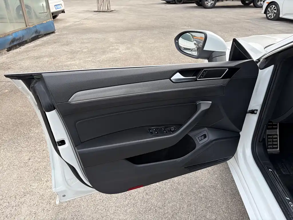 Volkswagen CC — миниатюра 4