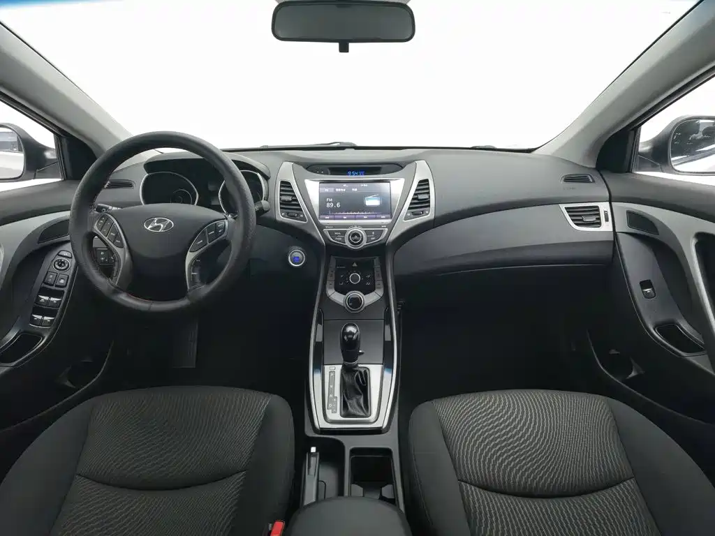 Hyundai Elantra Langdong — миниатюра 5