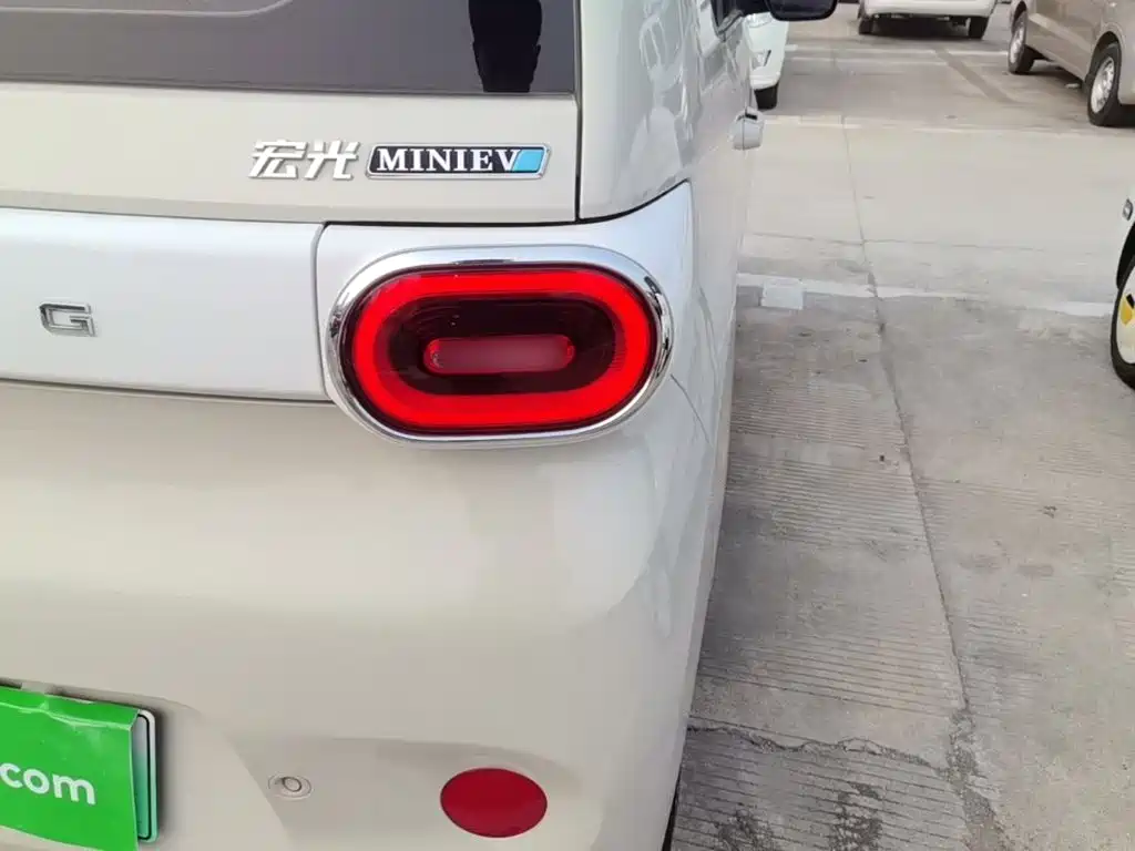 Wuling MINIEV — миниатюра 8