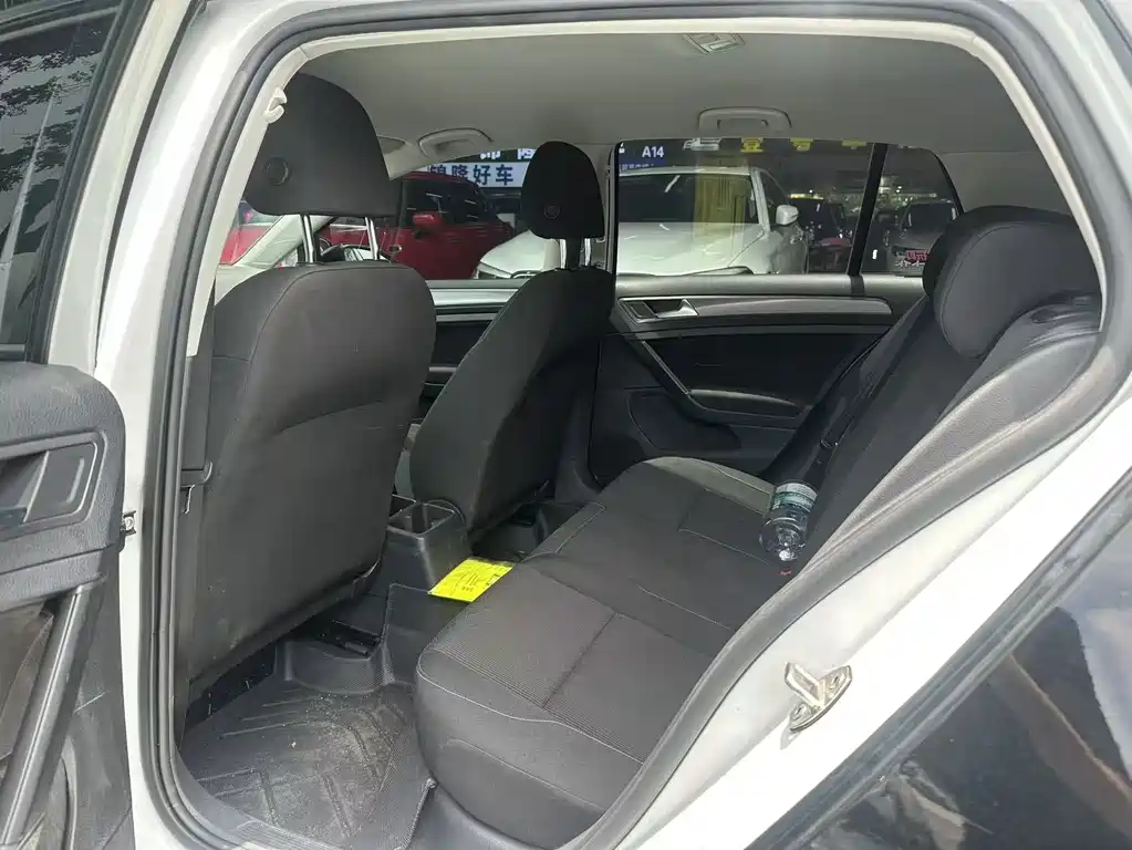 Volkswagen Golf — миниатюра 4
