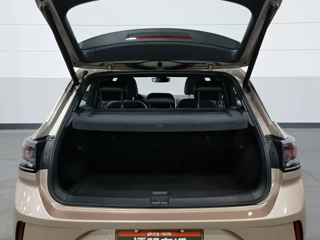 Volkswagen T-Roc — миниатюра 16
