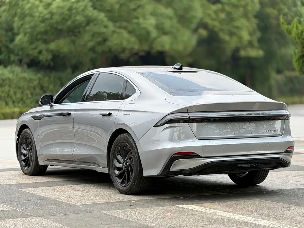 Lincoln Z — миниатюра 6