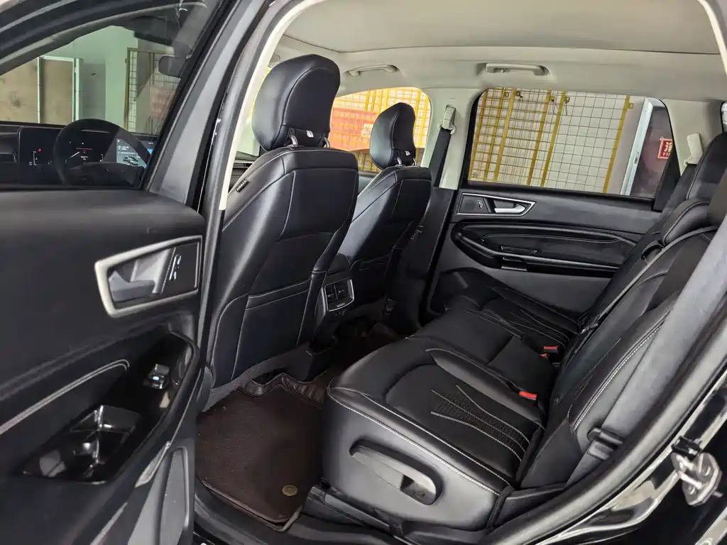 Ford Edge — миниатюра 7
