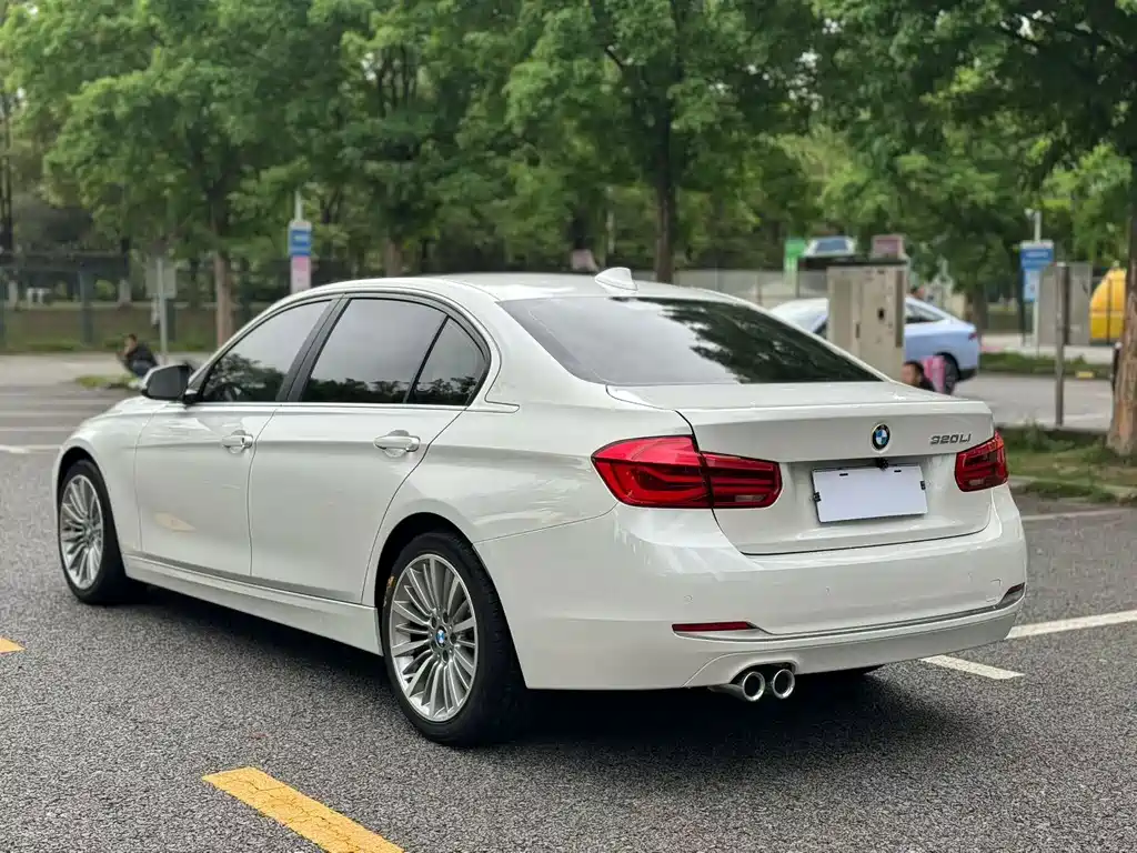 BMW 3 Series — миниатюра 3