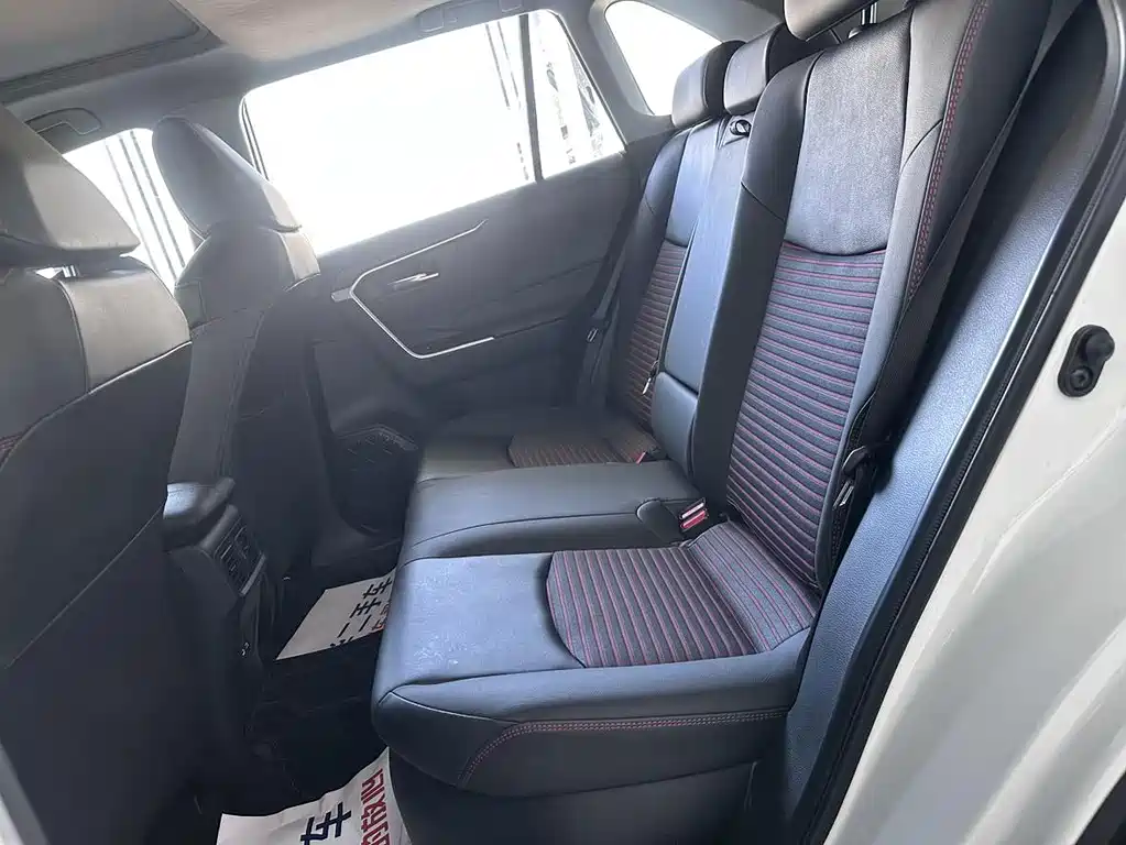Toyota RAV4 Prime — миниатюра 7