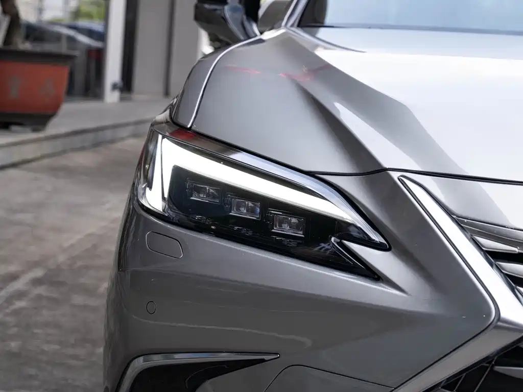 Lexus ES — миниатюра 6