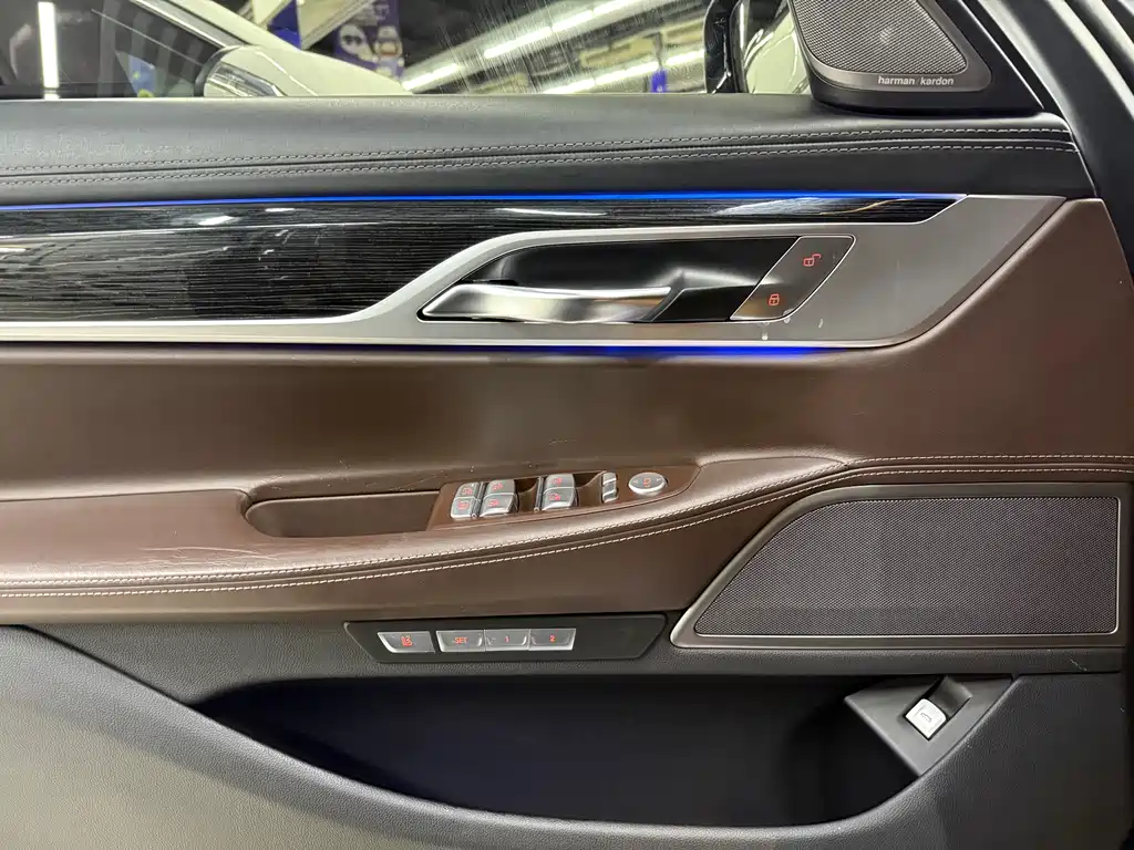 BMW 7 SERIES