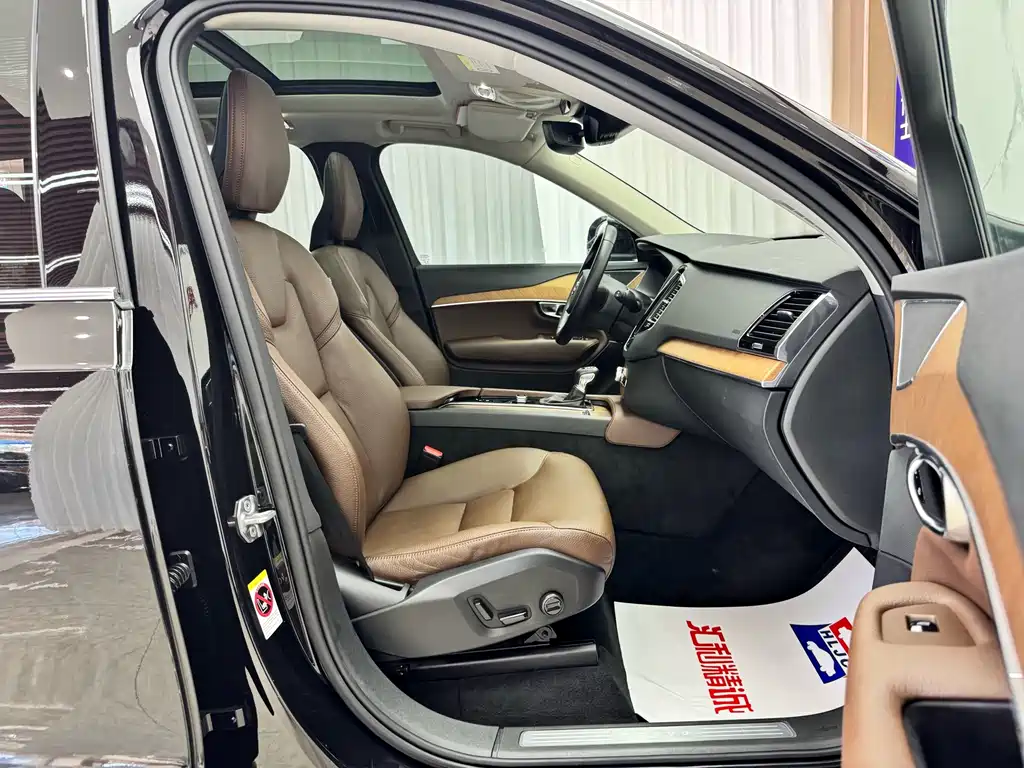 Volvo XC90 — миниатюра 16