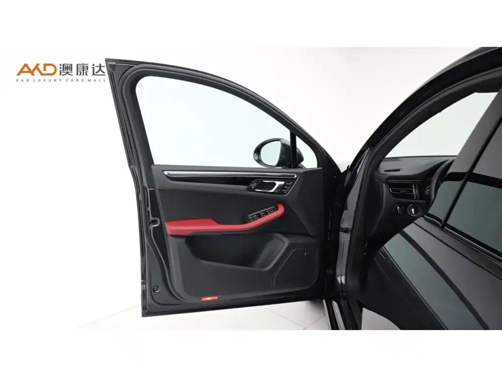 Porsche Macan — миниатюра 10