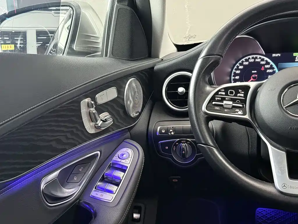 Mercedes-Benz C-Class — миниатюра 15