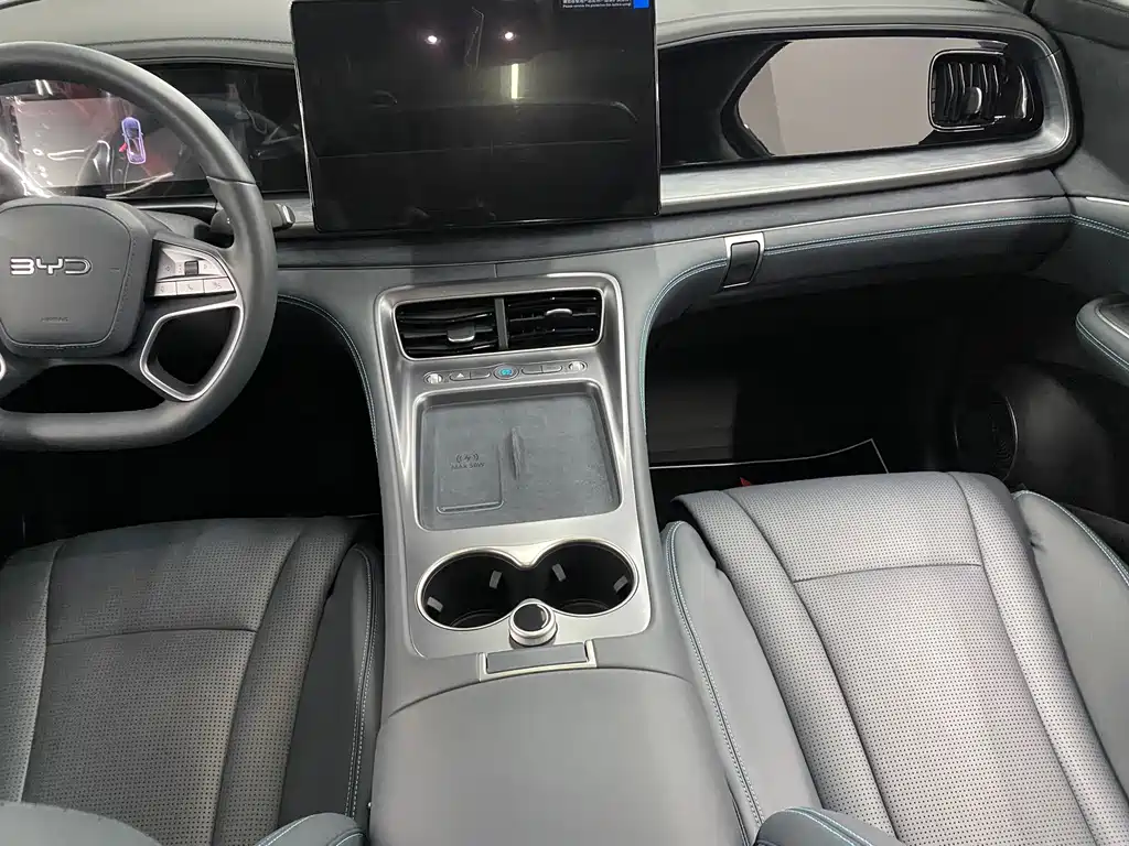 BYD SEA LION 07 DM I