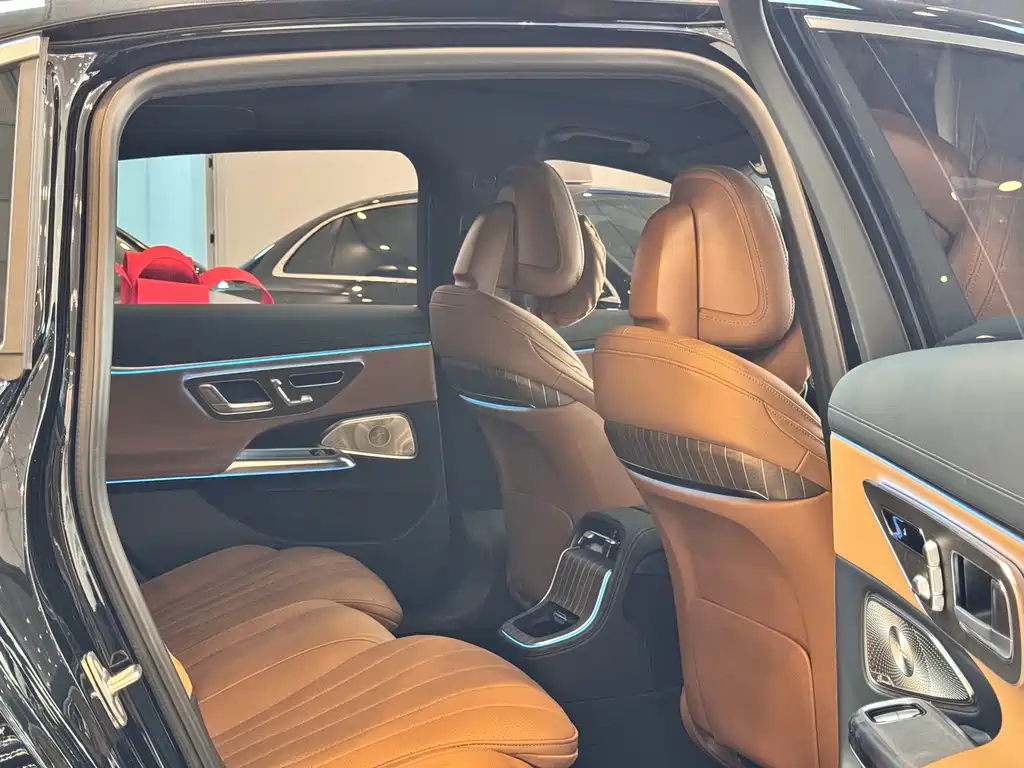 Mercedes-Benz E-Class — миниатюра 17
