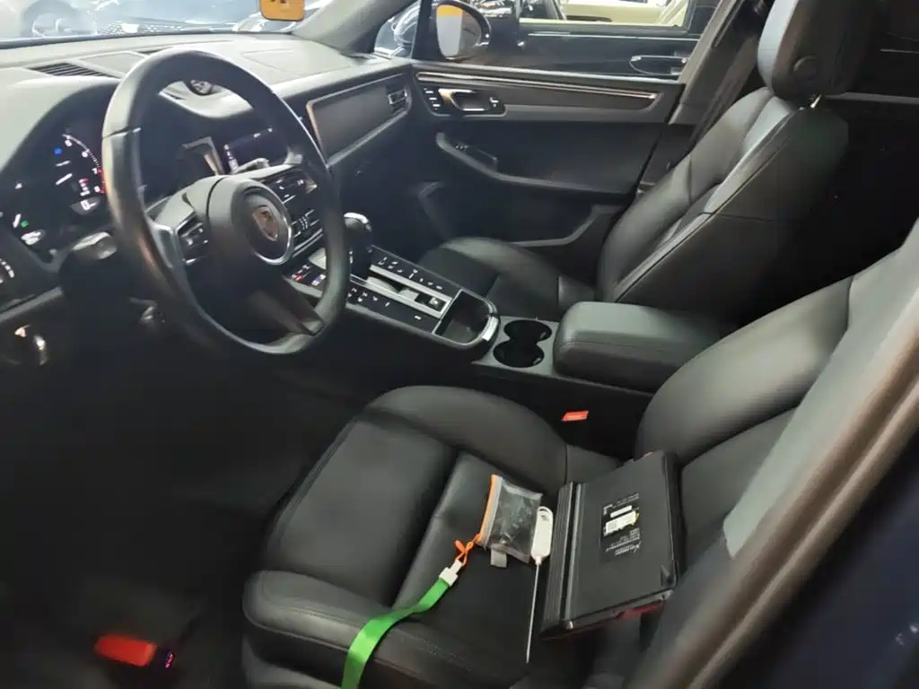 Porsche Macan — миниатюра 15