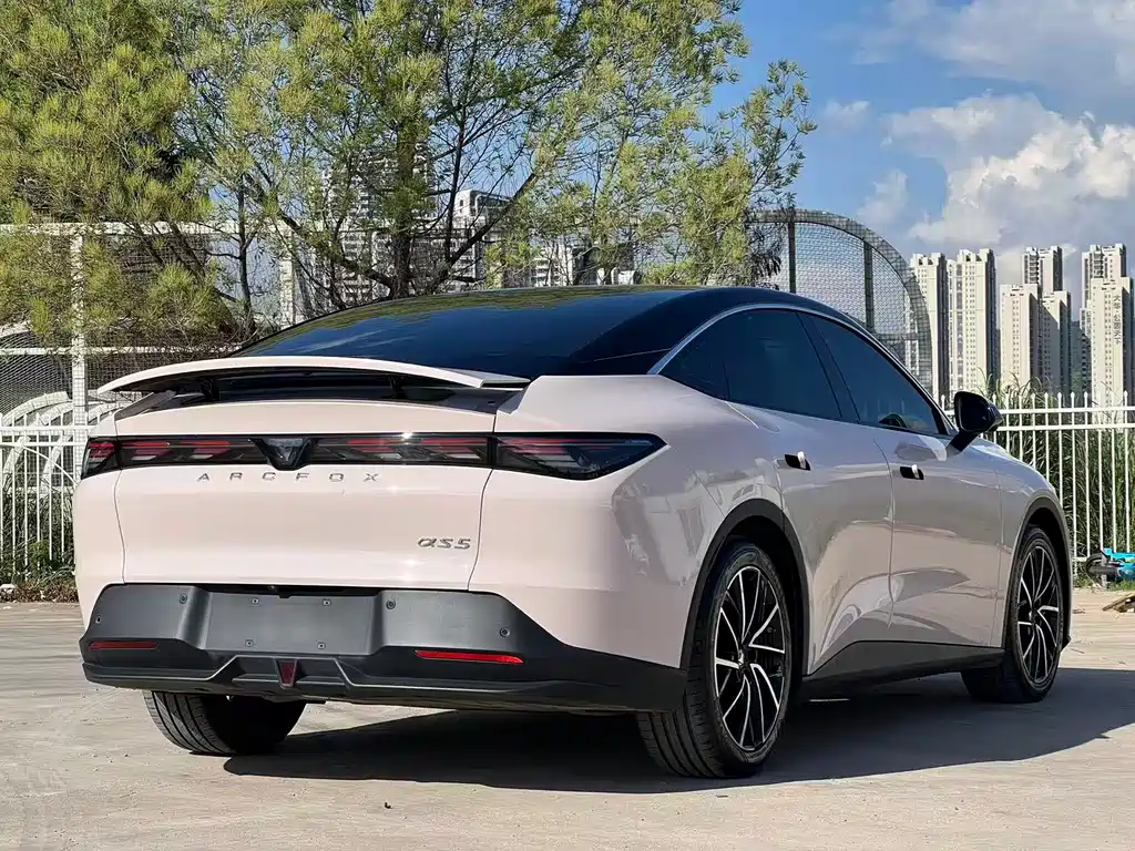 Arcfox Alfa Romeo S5 S5 2024 560MAX 185kW